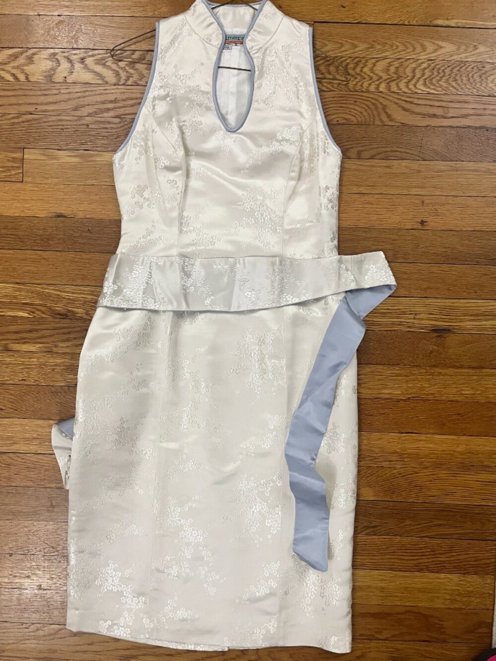 Ivory White Asian-inspired Dress - size small Wedding - Picture 2 of 12